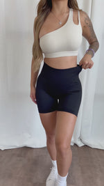 Janie Lifting Contour Shorts (Black)