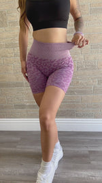 Seamless Leopard Shorts (Lilac)